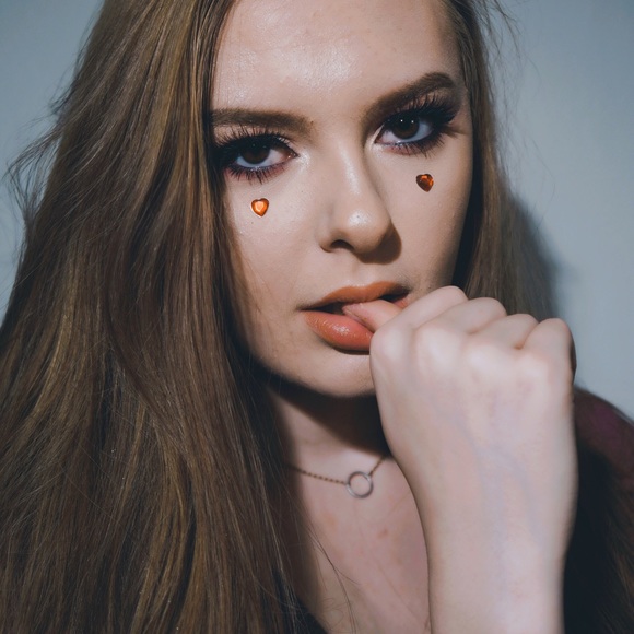 Meet your Posher, Emily - Picture 1 of 1